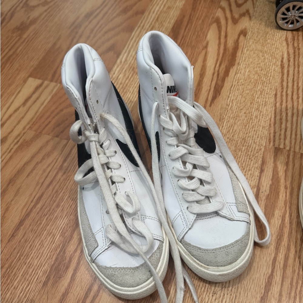 Nike Women's White and Black Blazers